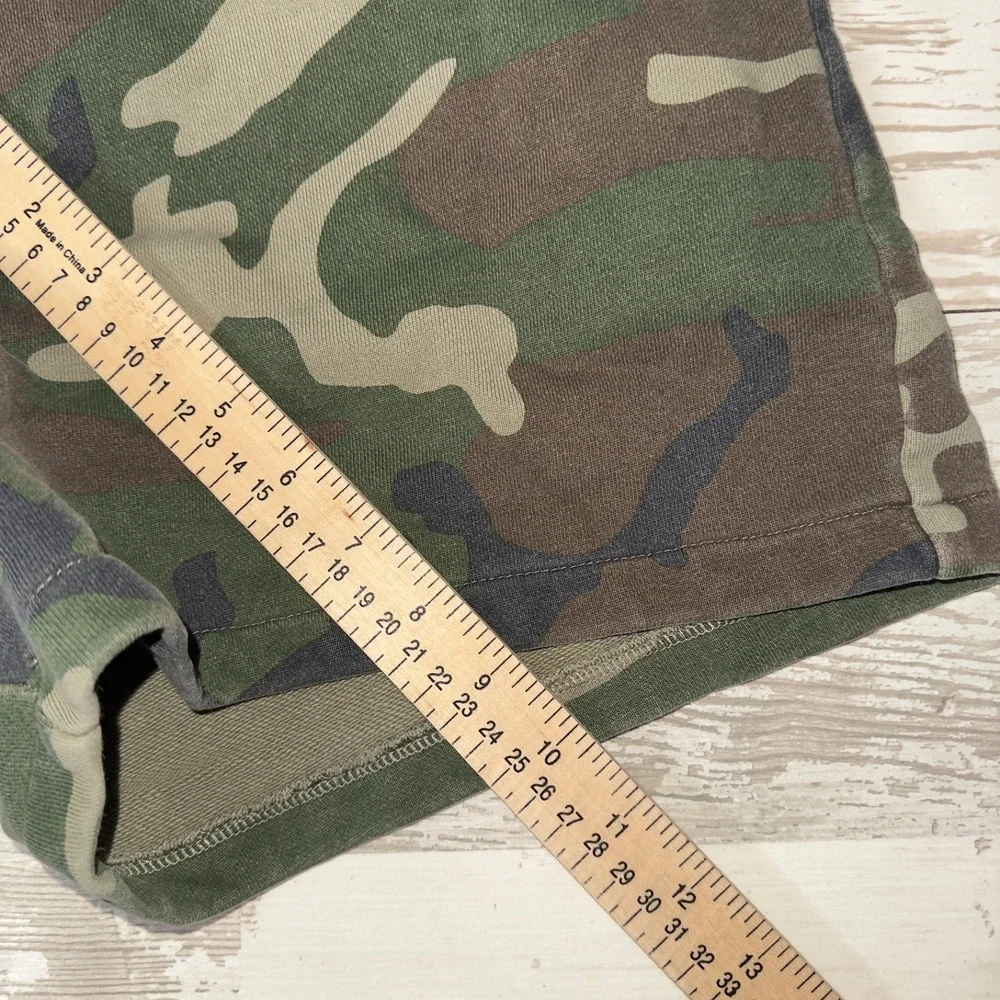 FOG Fear Of God Collection Camo Army Sweat Shorts Men's Size Large Zip Pockets